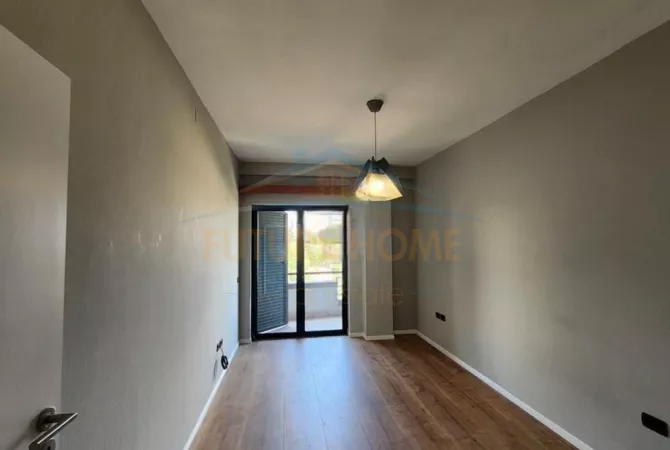 Ambient biznesi me qera 3+1 ne Tirane - 1,700 Euro