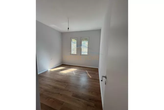 Shtepi ne shitje 2+1 ne Tirane - 135,000 Euro