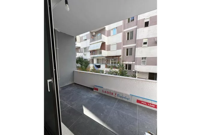 Shtepi ne shitje Apartament ne Tirane, 2+1, Mobilimi Bosh, pa mobiluar, Pagesa 135,000  Euro.