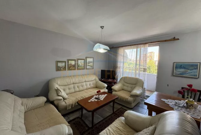 Shtepi me qera 2+1 ne Tirane - 550 Euro
