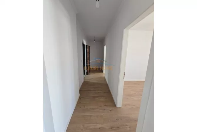Shtepi ne shitje Apartament ne Tirane, 2+1, Mobilimi Bosh, pa mobiluar, Pagesa 125,000  Euro.