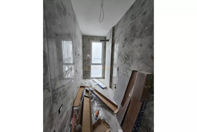 Shtepi ne shitje Apartament ne Tirane, 2+1, Mobilimi Bosh, pa mobiluar, Pagesa 208,000  Euro.