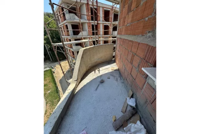 Shtepi ne shitje Apartament ne Tirane, 2+1, Mobilimi Bosh, pa mobiluar, Pagesa 209,000  Euro.