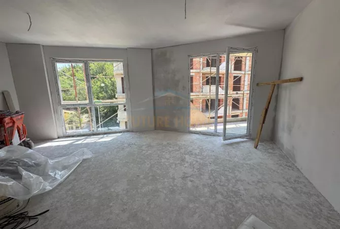 Shtepi ne shitje Apartament ne Tirane, 2+1, Mobilimi Bosh, pa mobiluar, Pagesa 209,000  Euro.