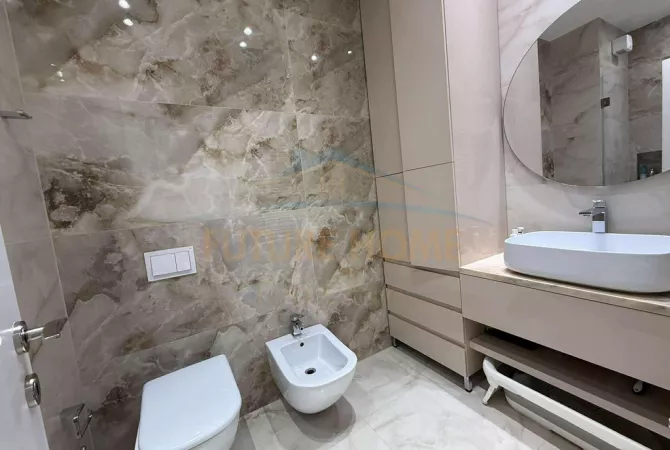 Shtepi ne shitje Apartament ne Tirane, 2+1, Mobilimi E mobiluar, Pagesa 350,000  Euro.