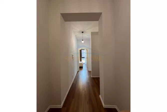 Shtepi ne shitje Apartament ne Tirane, 2+1, Mobilimi E mobiluar, Pagesa 195,000  Euro.