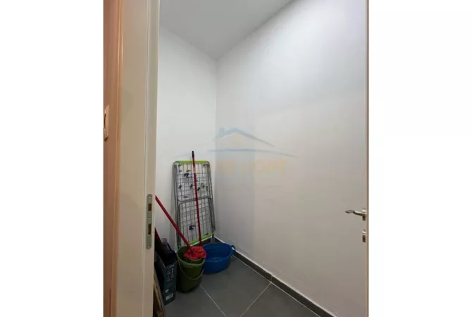 Shtepi ne shitje Apartament ne Tirane, 2+1, Mobilimi E mobiluar, Pagesa 195,000  Euro.