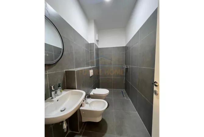 Shtepi ne shitje Apartament ne Tirane, 2+1, Mobilimi E mobiluar, Pagesa 195,000  Euro.