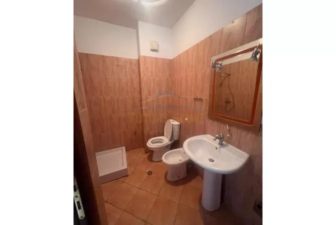 Shtepi ne shitje 3+1 ne Tirane - 160,000 Euro