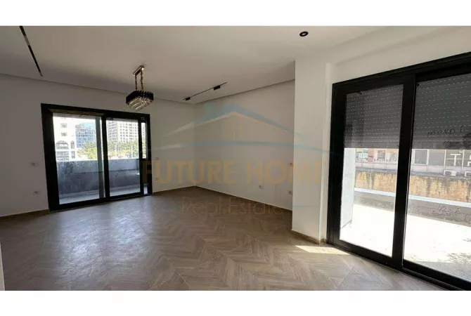 Shtepi ne shitje Apartament ne Tirane, 3+1, Mobilimi Bosh, pa mobiluar, Pagesa 240,000  Euro.
