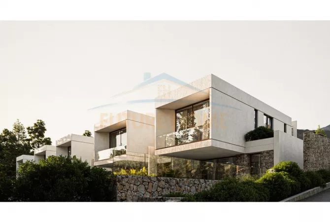 Shtepi ne shitje Duplex(shtepi me 2 kate) ne Himare, 3+1, Mobilimi Bosh, pa mobiluar, Pagesa 750,000  Euro.