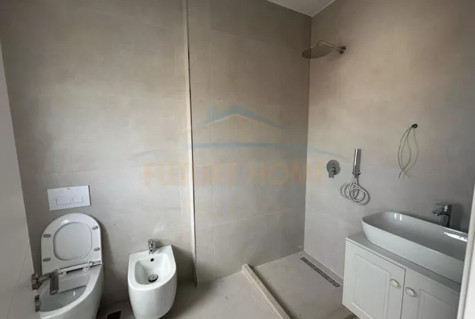 Shtepi ne shitje Apartament ne Tirane, 2+1, Mobilimi Bosh, pa mobiluar, Pagesa 169,824  Euro.