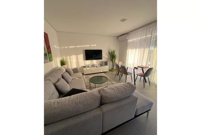 Shtepi ne shitje Apartament ne Durres, 2+1, Mobilimi E mobiluar, Pagesa 322,090  Euro.