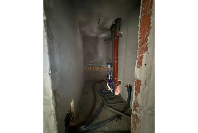 Shtepi ne shitje Apartament ne Tirane, 2+1, Mobilimi Bosh, pa mobiluar, Pagesa 92,700  Euro.