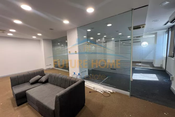 Ambient biznesi me qera 3+1 ne Tirane - 2,500 Euro