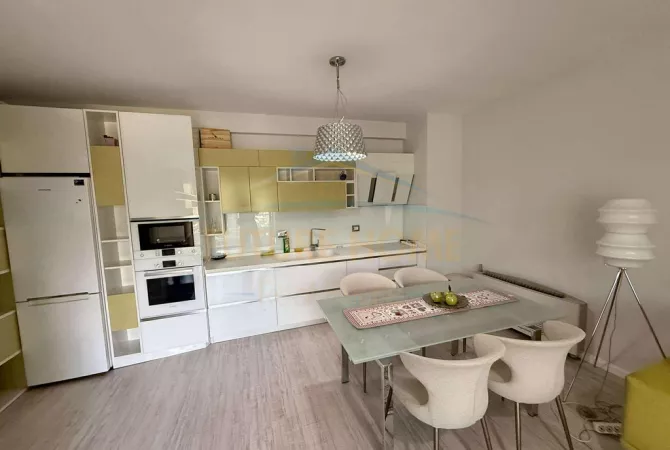 Shtepi me qera 2+1 ne Tirane - 1,500 Euro
