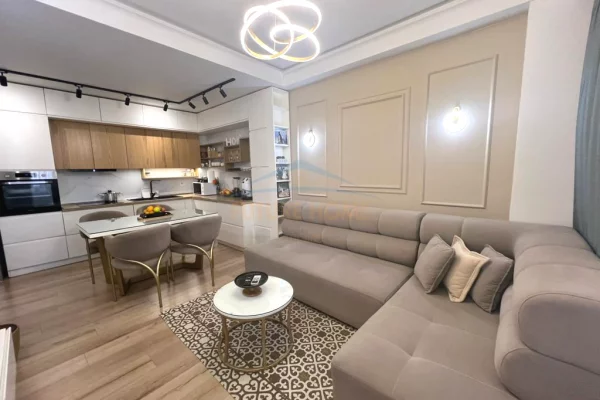 Shtepi ne shitje 2+1 ne Tirane - 250,000 Euro