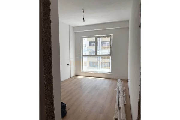 Ambient biznesi me qera 1+1 ne Tirane - 450 Euro