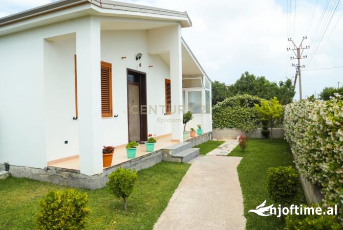 Shtepi ne shitje Shtepi Private ne Durres, 2+1, Mobilimi E mobiluar, Pagesa 120,000  Euro.