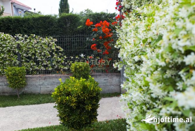 Shtepi ne shitje Shtepi Private ne Durres, 2+1, Mobilimi E mobiluar, Pagesa 120,000  Euro.