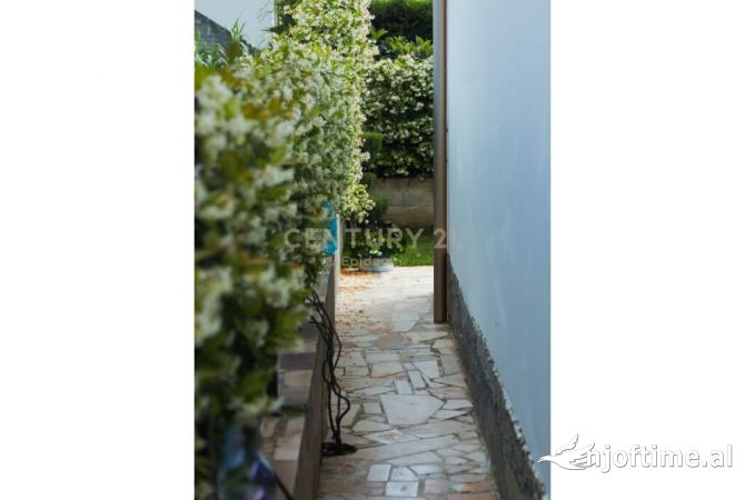 Shtepi ne shitje Shtepi Private ne Durres, 2+1, Mobilimi E mobiluar, Pagesa 120,000  Euro.