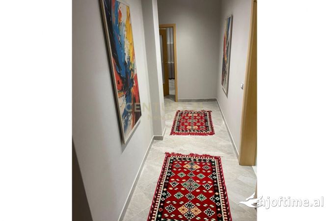 Shtepi ne shitje Apartament ne Durres, 2+1, Mobilimi E mobiluar, Pagesa 200,000  Euro.