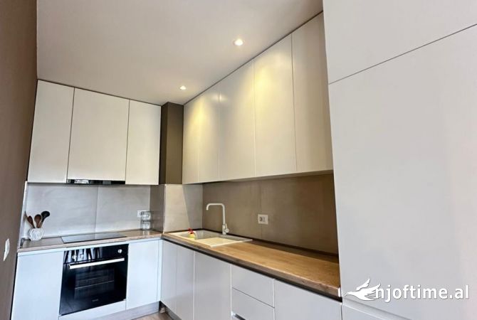 Shtepi me qera Apartament ne Tirane, 2+1, Mobilimi E mobiluar, Pagesa 600  Euro.