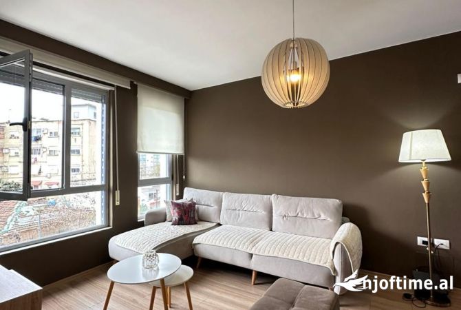 Shtepi me qera Apartament ne Tirane, 2+1, Mobilimi E mobiluar, Pagesa 600  Euro.