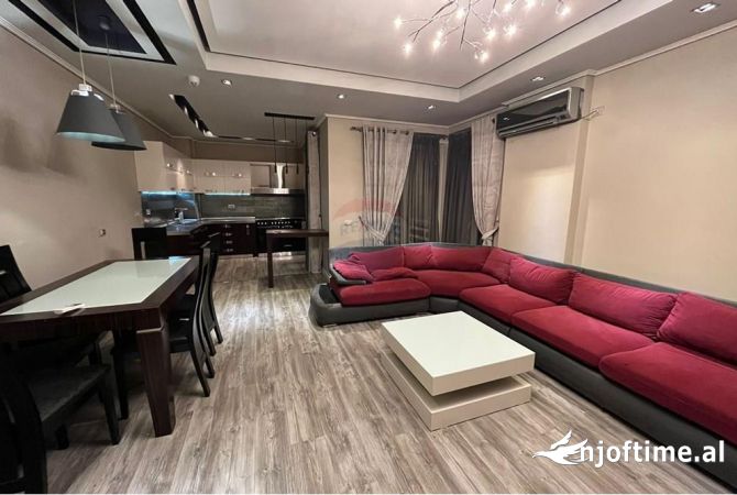 Shtepi me qera 2+1 ne Tirane - 650 Euro