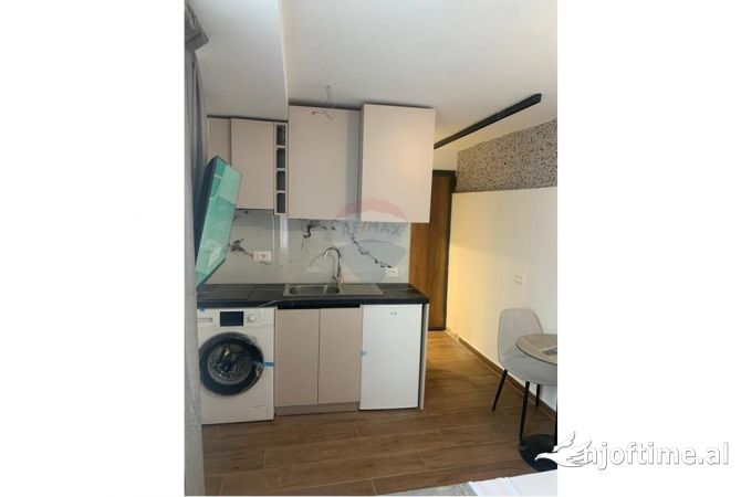Shtepi ne shitje Apartament ne Tirane, 4+1, Mobilimi E mobiluar, Pagesa 345,000  Euro.