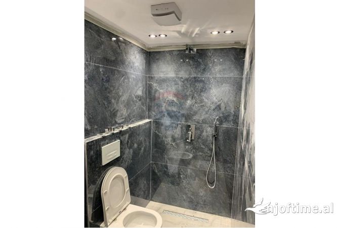 Shtepi ne shitje Apartament ne Tirane, 4+1, Mobilimi E mobiluar, Pagesa 345,000  Euro.