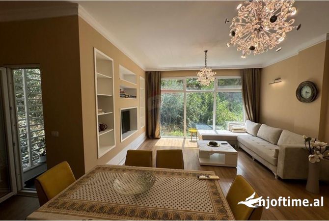 Shtepi me qera Apartament ne Tirane, 2+1, Mobilimi E mobiluar, Pagesa 900  Euro.