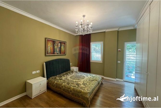 Shtepi me qera Apartament ne Tirane, 2+1, Mobilimi E mobiluar, Pagesa 900  Euro.