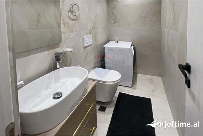 Shtepi me qera Apartament ne Tirane, 2+1, Mobilimi E mobiluar, Pagesa 1,400  Euro.