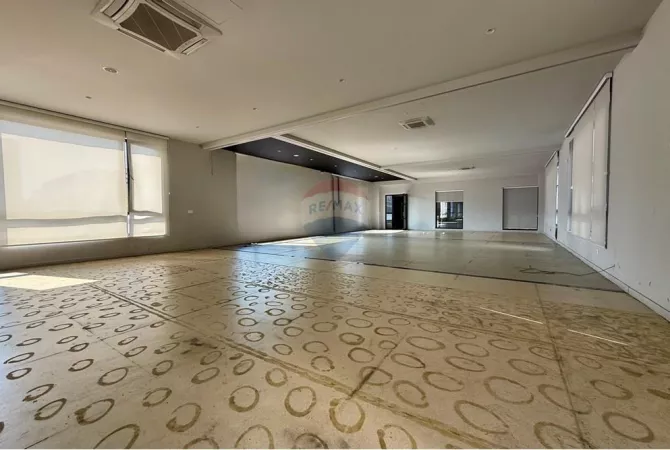 Ambient biznesi me qera 3+1 ne Tirane - 6,000 Euro