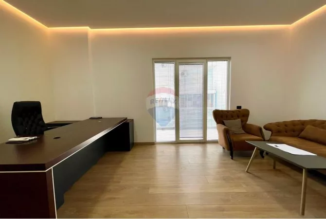 Ambient biznesi me qera 3+1 ne Tirane - 2,000 Euro