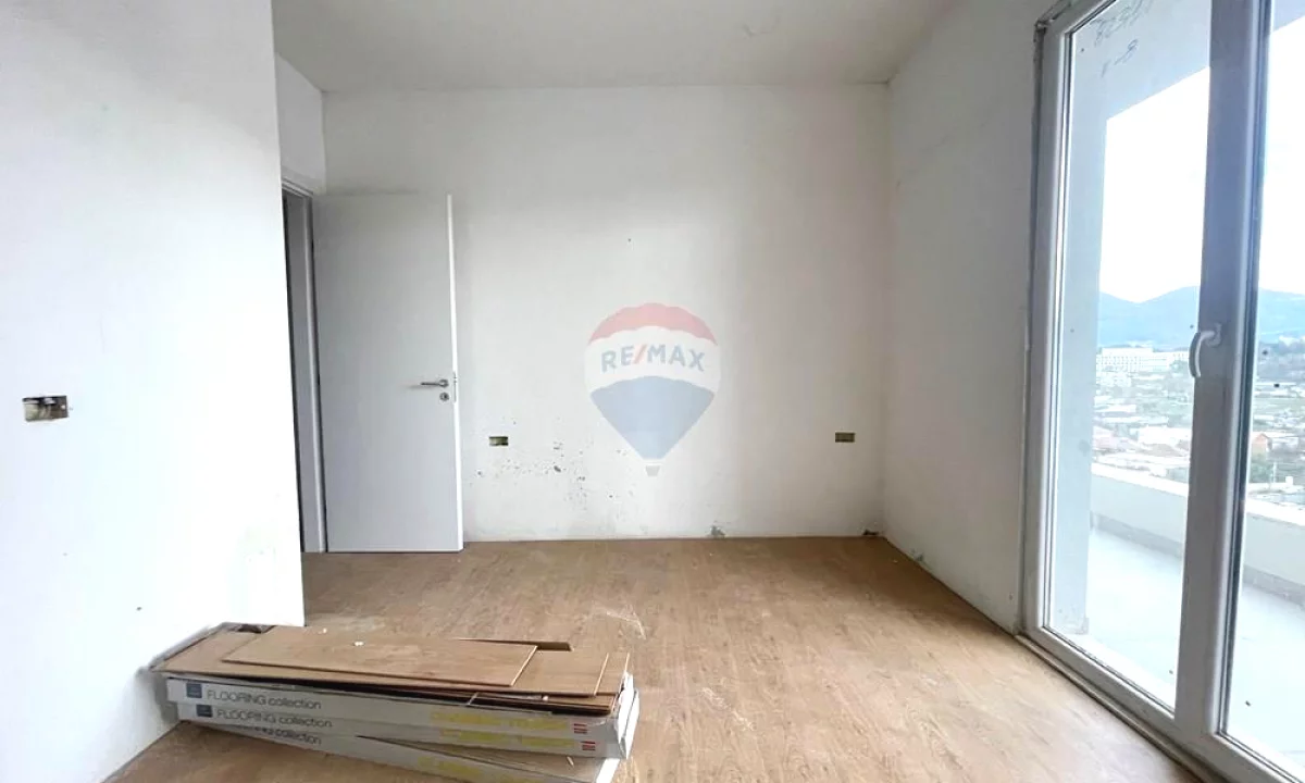Appartamento in vendita a Tirana 2+1, Vuoto