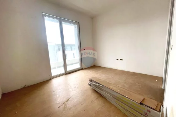 Appartamento in vendita a Tirana 2+1, Vuoto