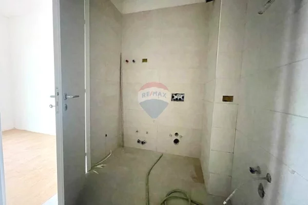 Appartamento in vendita a Tirana 2+1, Vuoto