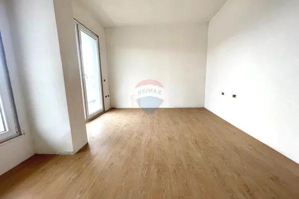 Appartamento in vendita a Tirana 2+1, Vuoto