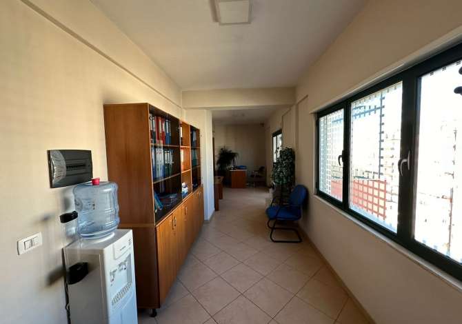 Shtepi ne shitje Apartament ne Tirane, 2+1, Mobilimi Pjeserisht e mobiluar, Pagesa 120,000  Euro.