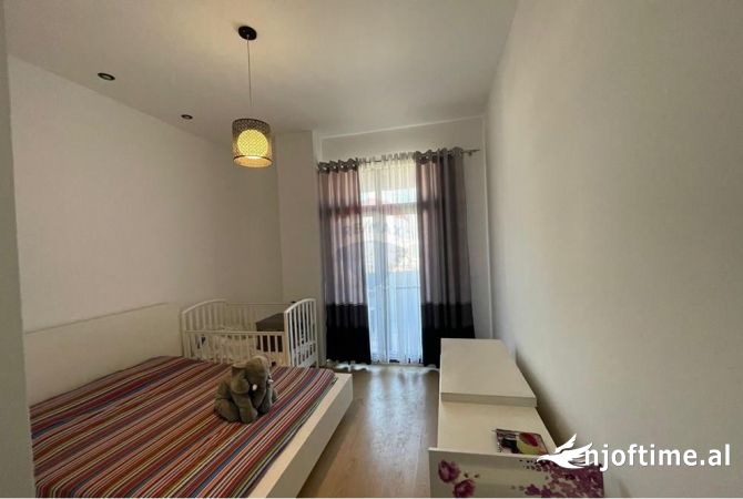 Shtepi me qera 1+1 ne Tirane - 400 Euro