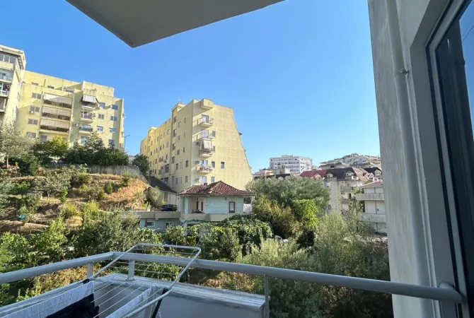 Shtepi me qera Apartament ne Tirane, 1+1, Mobilimi E mobiluar, Pagesa 380  Euro.