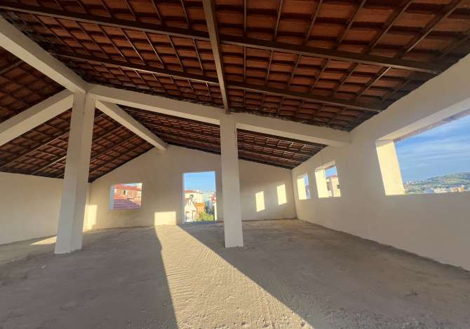 Shtepi ne shitje Shtepi Private ne Tirane, 4+1, Mobilimi Bosh, pa mobiluar, Pagesa 305,000  Euro.