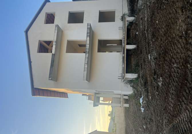 Shtepi ne shitje 4+1 ne Tirane - 305,000 Euro