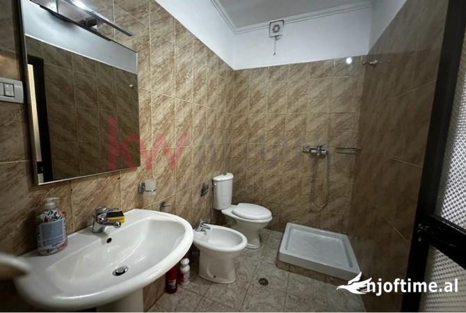Shtepi me qera Apartament ne Tirane, 2+1, Mobilimi E mobiluar, Pagesa 550  Euro.