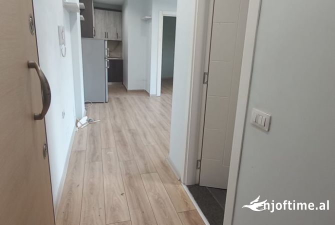 Shtepi ne shitje Apartament ne Tirane, 1+1, Mobilimi Bosh, pa mobiluar, Pagesa 98,000  Euro.