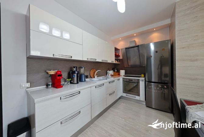 Shtepi me qera Apartament ne Tirane, 2+1, Mobilimi E mobiluar, Pagesa 700  Euro.