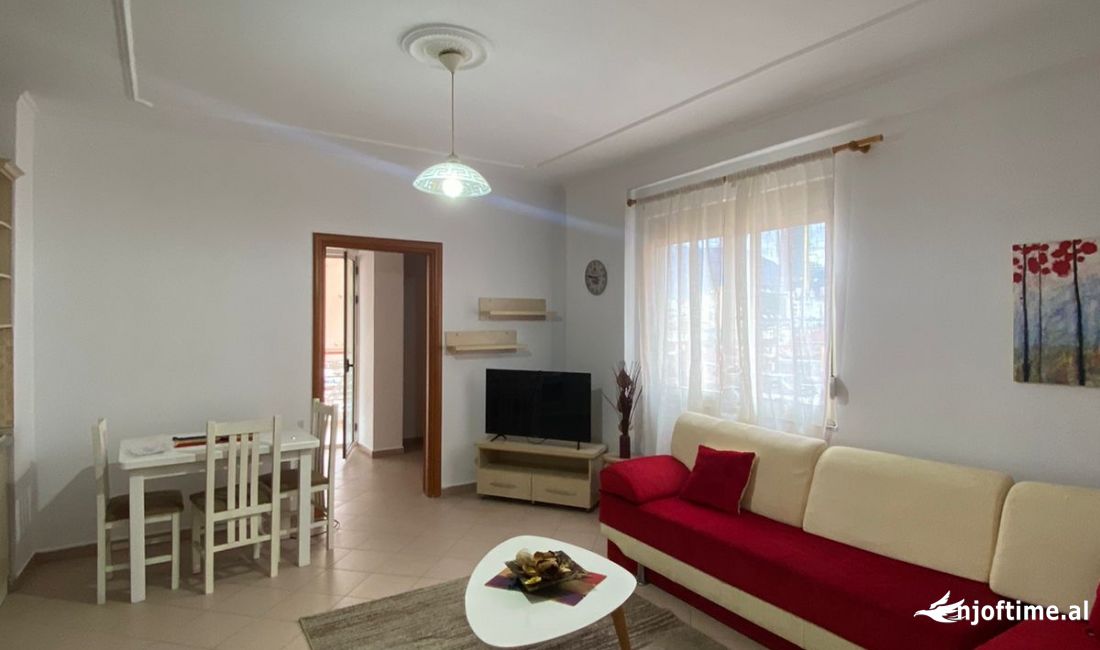 Shtepi me qera Apartament ne Tirane, 1+1, Mobilimi E mobiluar, Pagesa 550  Euro.