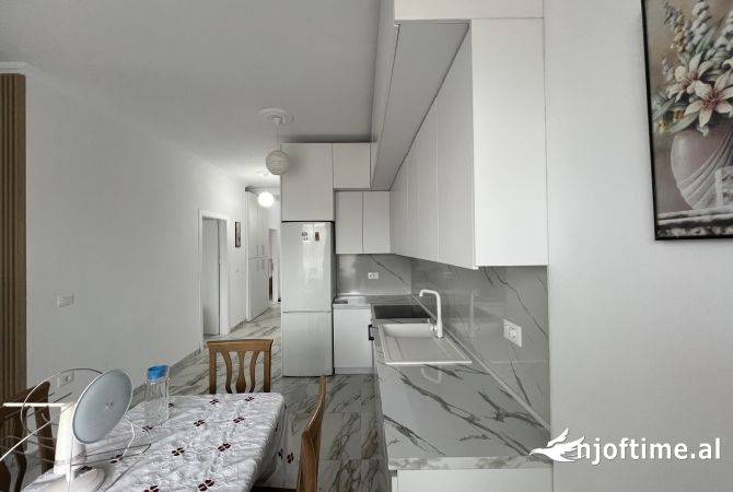 Shtepi me qera Apartament ne Tirane, 2+1, Mobilimi E mobiluar, Pagesa 750  Euro.